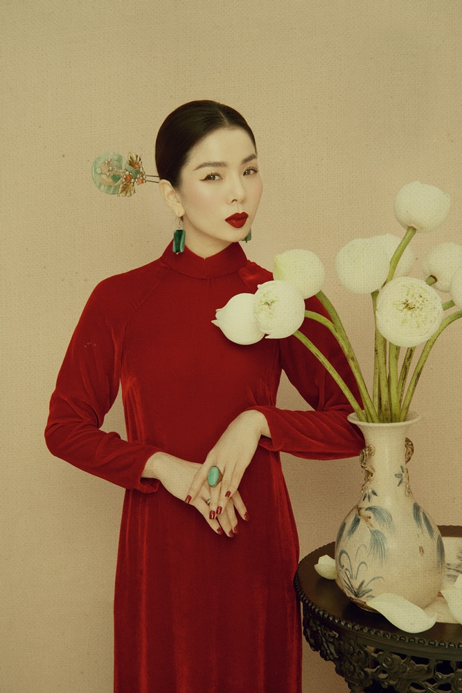 Trước đó, Lệ Quyên cũng gây bất ngờ vì mức độ “chịu chơi” đầu tư cho các hiệu ứng sân khấu.