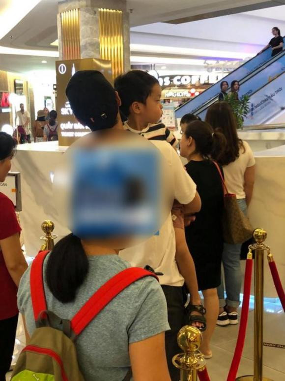 Tang Thanh Ha dang anh can mat con trai, dan mang xuyt xoa vi qua dep-Hinh-2