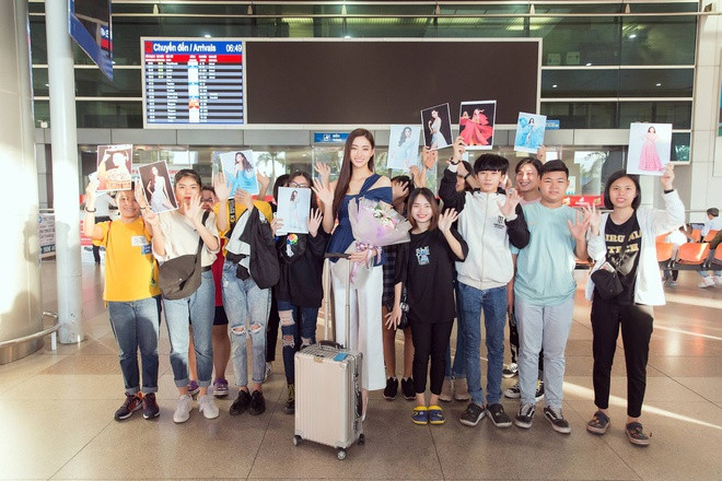 Hoa hậu Lương Thùy Linh vừa trở về nước sau gần một tháng tham gia Miss World 2019 tại Anh. Đại diện của Việt Nam ghi dấu ấn tại đấu trường nhan sắc quốc tế nhờ khả năng thuyết trình tiếng Anh sắc sảo. Cô lọt top 12 thí sinh xuất sắc của Miss World 2019. Đây là thành tích tốt nhất của người đẹp Việt ở Miss World trong vài năm qua.