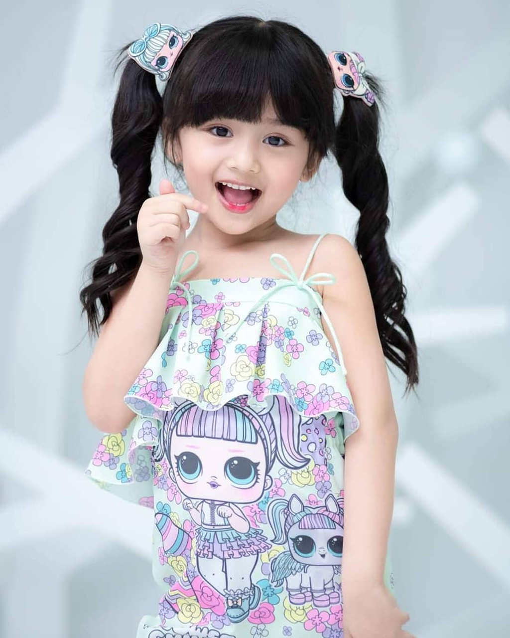 Mỗi khoảnh khắc của cô bé nhận được nhiều lời khen ngợi từ người hâm mộ.