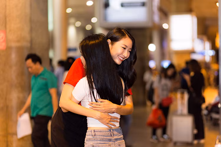 Cô chia sẻ: “Khoa biết chiếc vương miện mình đang đội không chỉ là minh chứng cho nhan sắc mà còn về trí tuệ và kiến thức của một cô hoa hậu. Trước mắt Khoa sẽ hoàn thành việc học tại trường, trau dồi thêm kiến thức và kỹ năng mềm để chứng minh mình xứng đáng cho việc trở thành chủ nhân của chiếc vương miện Hoa hậu Sinh viên Thế giới”.