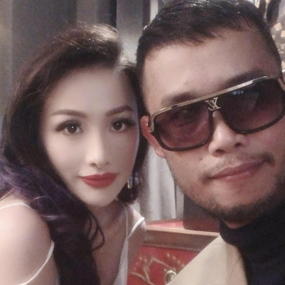 Khi cưới vợ ba Diệu Thúy, diễn viên Hiệp Gà từng tuyên bố sẽ không lấy thêm vợ nữa. Nhưng sau đó, nam danh hài liên tục thả thính gái lạ.