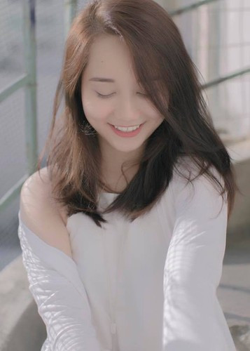 Sở hữu gương mặt đẹp thuần Việt, trong sáng phù hợp với vai thiếu nữ ở thập niên 70, e ấp mà khát khao, bướng bỉnh, Trúc Anh đã được đạo diễn Victor Vũ lựa chọn.