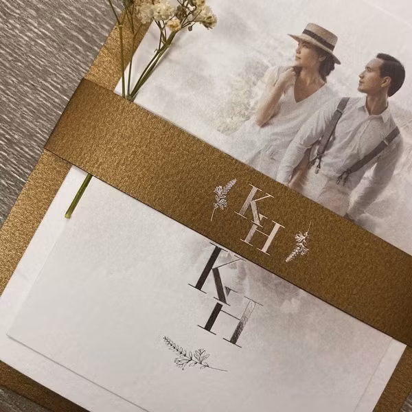 Fan xon xao ve thiep cuoi cua Ho Ngoc Ha - Kim Ly