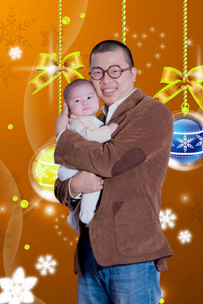 Theo chia sẻ của Hải Anh, anh và bà xã sinh năm 1985 phải lòng nhau trong quá trình làm việc chung. Cô chính là nhà thiết kế cho thương hiệu thời trang do anh sở hữu. Không lâu sau kết hôn cặp đôi chào đón con trai đầu lòng chào đời.