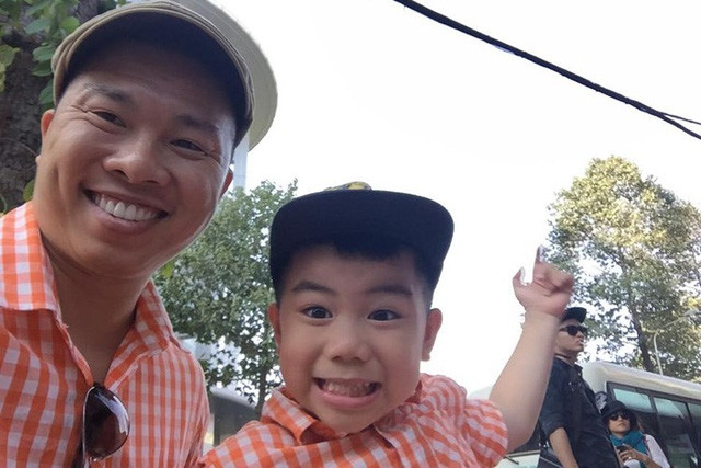 Nam diễn viên và cậu con trai nhỏ ngày càng nhận được nhiều tình cảm yêu mến của khán giả.