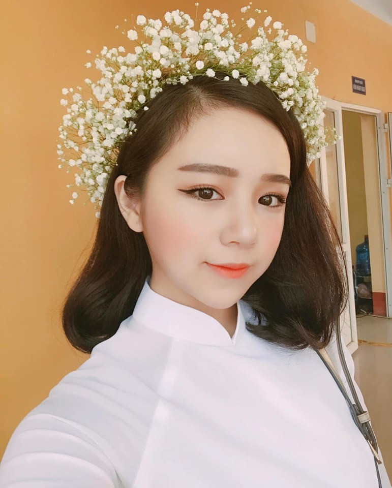 Vì MV có nhiều cảnh quay khêu gợi nên Nhã Tiên chủ động gắn mác 18+ khi phát hành sản phẩm trên Youtube. (Ảnh: FBNV, chụp màn hình)