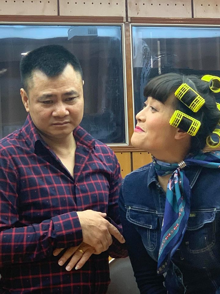 Trong buổi tập, các gương mặt quen thuộc của ê-kíp Táo quân đều xuất hiện.