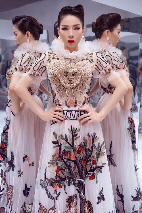 Được biết Q Show 2 của Lệ Quyên được đầu tư hoành tráng với chi phí 30 tỷ đồng cho 3 đêm diễn tại Hà Nội và TP.HCM.