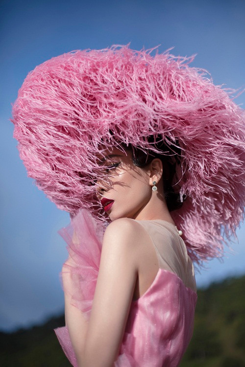 Liveshow Lệ Quyên 20 năm ca hát – Q Show 2 sẽ diễn ra vào ngày 20-21/12, tại Nhà hát Hoà Bình – TP.HCM. Đêm nhạc tại Hà Nội diễn ra ngày 4/1/2020 ở Trung tâm hội nghị quốc gia Mỹ Đình.