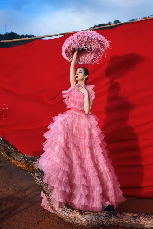 Le Quyen khoe than hinh nuot, vong eo 56cm chuan nhu sieu mau-Hinh-2