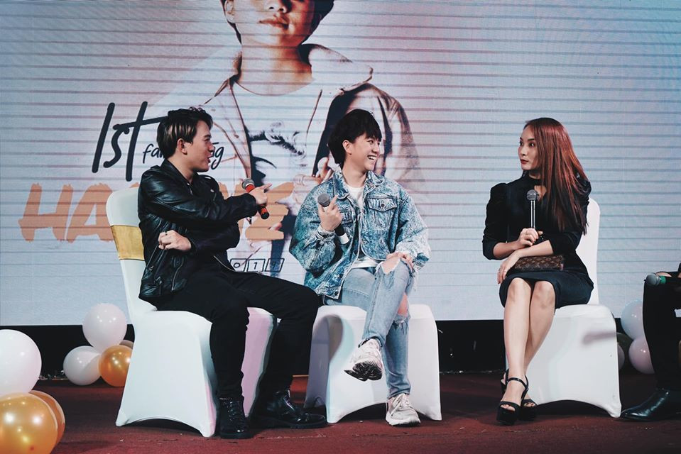 Buổi họp fan đầu tiên của Bảo Hân còn có sự tham gia của Quang Anh - nam diễn viên thủ vai Bảo trong "Về nhà đi con".