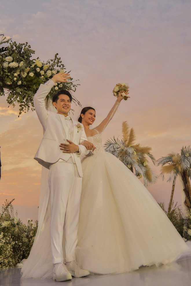 Ong Cao Thang di giay don de cao so 