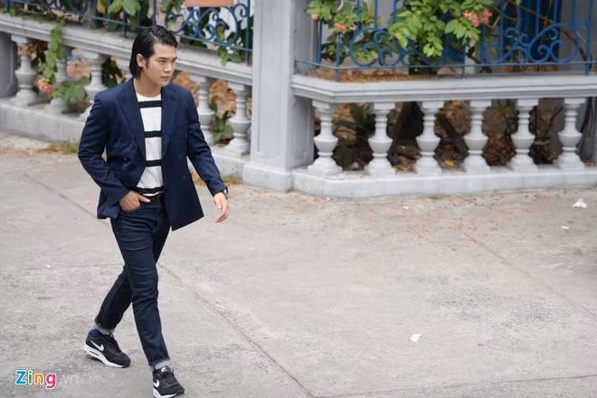 Nhận xét về sự nghiệp của bản thân, Trần Phong tâm sự anh muốn đi theo hướng chậm nhưng chắc chắn. Anh không quá bận tâm khi sự nghiệp chưa đạt được thành tích nổi bật. Nam diễn viên cho biết anh coi đây là bước khởi đầu để tạo nền tảng cho công việc sau này.