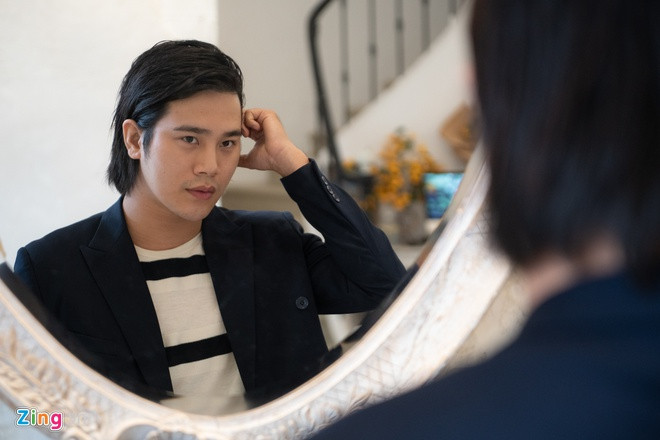 Nam diễn viên cho biết thời gian này anh muốn tập trung cho diễn xuất và các vai diễn sắp tới. Khi nghe những nhận xét rằng chưa cần xem phim đã thấy anh là một "bad boy", Trần Phong cho biết ngoài đời anh hay được bạn bè nhận xét là hiền lành.