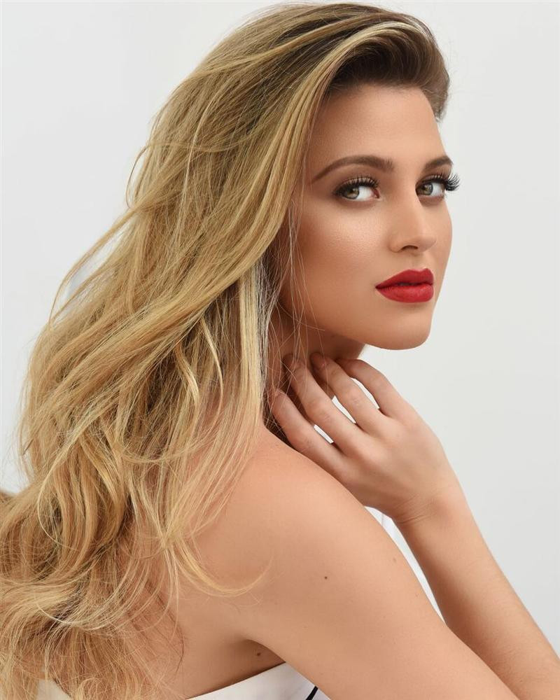 Hiện tại, người đẹp Puerto Rico cũng đang được giới chuyên gia xem là ứng cử viên hàng đầu cho vương miện Hoa hậu Hoàn vũ 2019. Hoàng Thùy cần phải dè chừng khi đụng độ cô gái này.