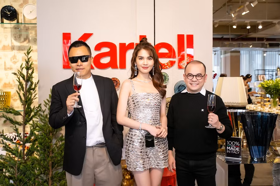 Ngọc Trinh, Vũ Khắc Tiệp chụp ảnh cùng doanh nhân Dương Quốc Nam - vị đại gia có nhiều mối quan hệ thân thiết với giới showbiz.