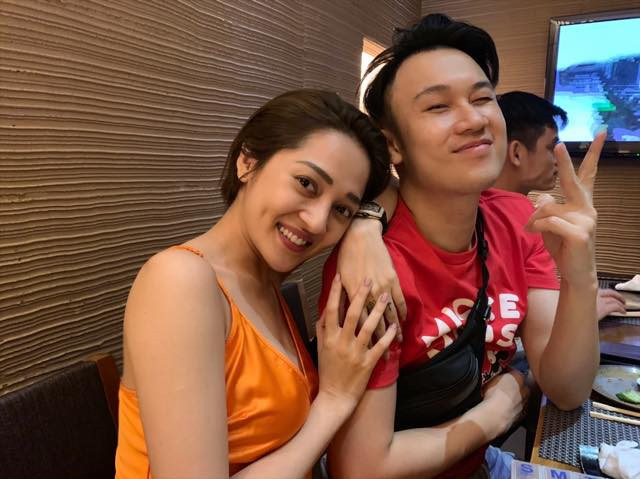 Dong Nhi - Ong Cao Thang toi SVD My Dinh co vu doi tuyen VN