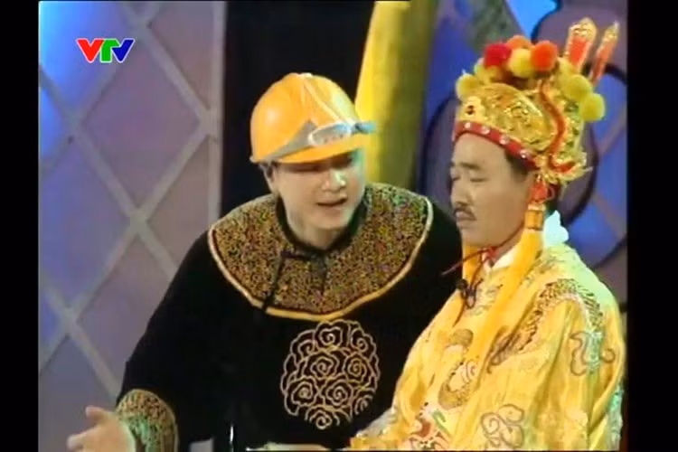 Vai Ngọc Hoàng của Quốc Khánh được đông đảo khán giả yêu mến. Trong ảnh, Quốc Khánh thể hiện diễn xuất trong Táo quân 2009. Ảnh: Youtube