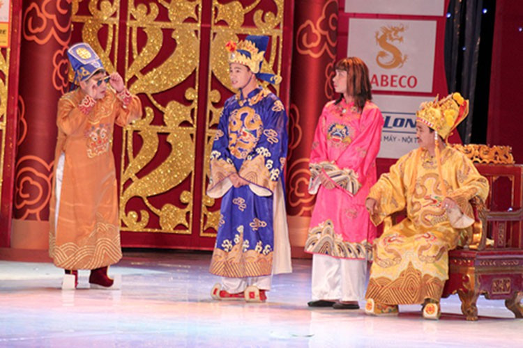 Hình ảnh Quốc Khánh bên Công Lý, Tự Long và Chí Trung trong Táo quân năm 2011. Ảnh: Công Lý