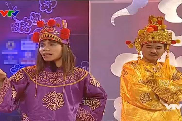 Hình ảnh "Ngọc Hoàng" Quốc Khánh bên "Bắc Đẩu" Công Lý trong chương trình Táo quân năm 2007. Ảnh: Youtube
