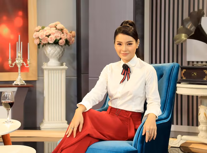 Phuong Trinh Jolie duoc dai gia moi an toi voi gia 20.000 USD