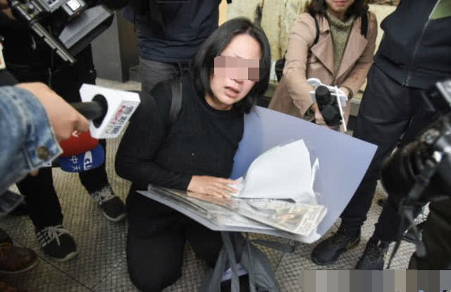 Một người hâm mộ ngã quỵ tại nhà tang lễ. Cô cho hay mình là fan của Cao Dĩ Tường nhiều năm qua. Đồng thời cho giới truyền thông xem tận mắt xem quyển sổ lưu giữ toàn bộ các bài báo viết về tài tử bạc mệnh lúc sinh thời mà cô đã sưu tầm và lưu giữ.