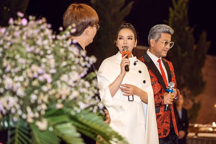 Quyết định đầu tư xây dựng resort chỉ trong thời gian ngắn, Lý Nhã Kỳ đã dốc sức lo công việc để kịp tiến độ, thậm chí có lúc chỉ ăn mì gói vì vội.