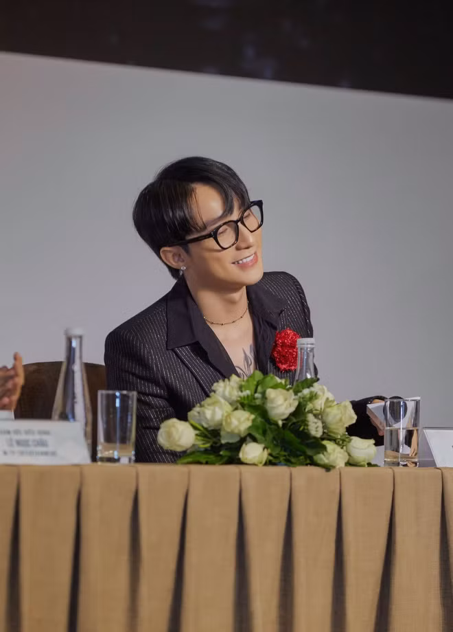 Nam ca sĩ khẳng định anh không sợ thất bại. Anh sẵn sàng vấp ngã để học được những bài học.