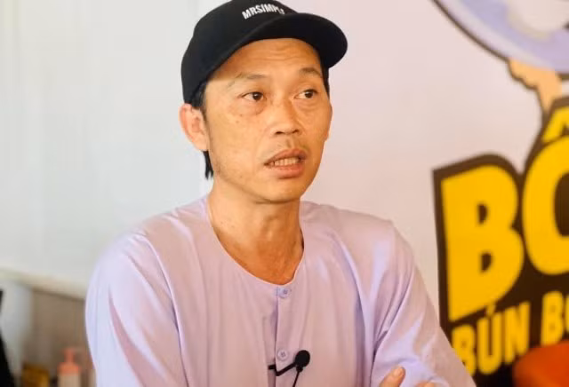 Hanh dong gay sot cua Hoai Linh khi dien hoi cho