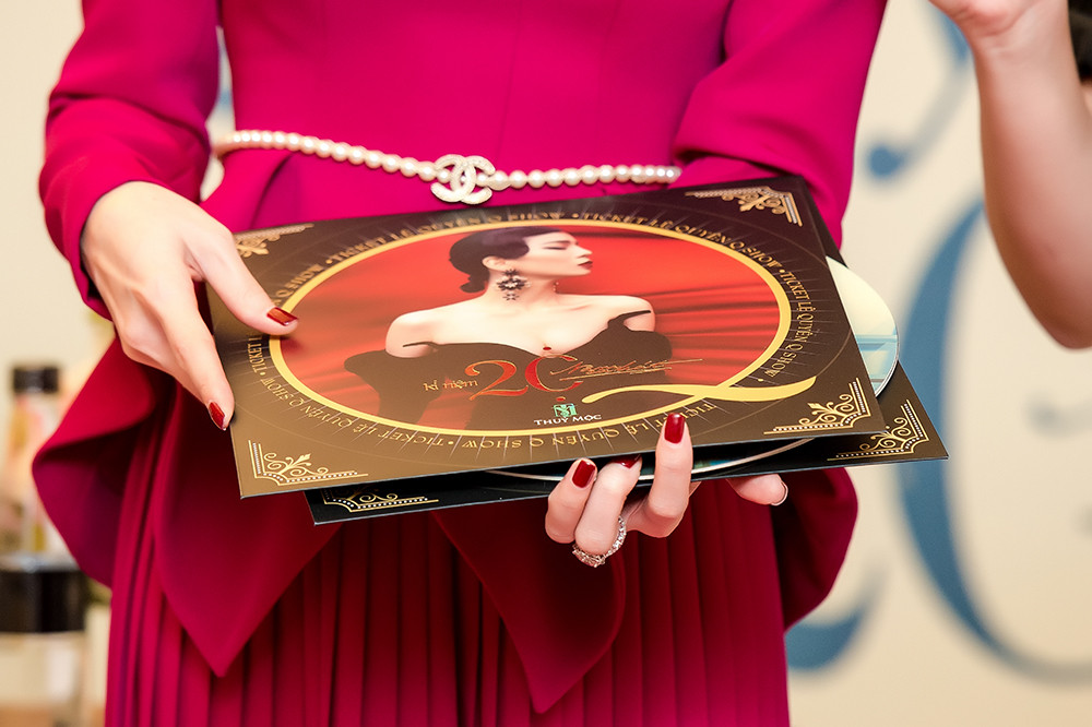 Viet Tu tiet lo chuyen “dot” 30 ty cua Le Quyen cho Q Show doc dien-Hinh-5