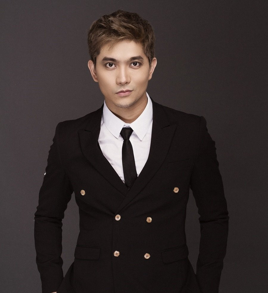 Tim thong bao lam le an hoi sau 1 nam ly hon Truong Quynh Anh