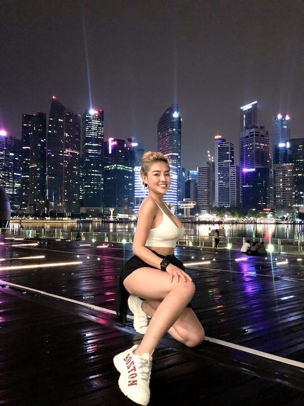 Hiện tại, ồn ào của Ngân 98 vẫn chưa lắng xuống. Nhiều người cho rằng, người đẹp này đang chiêu trò để đánh bóng tên tuổi.