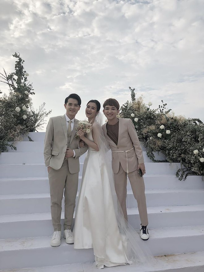 Dong Nhi - Ong Cao Thang xuat hien rang ro sau dam cuoi-Hinh-2