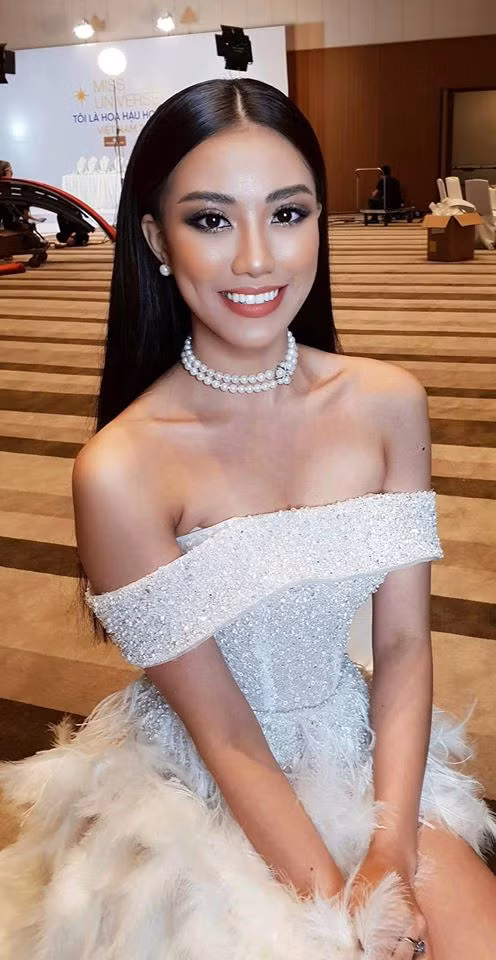 Từng thất bại trong các cuộc thi nhan sắc, cô gái sinh năm 1995 ngày càng trưởng thành, mạnh mẽ hơn.