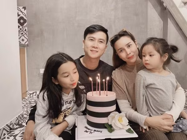 Ho Hoai Anh hanh phuc don sinh nhat ben Luu Huong Giang va 2 con