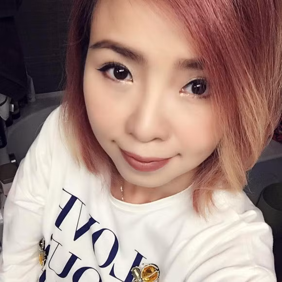 Đến năm 2010, Việt Anh công khai chuyện ly hôn với Thùy Linh nhưng không hé hộ nguyên nhân.