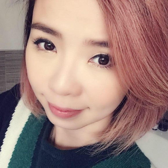 Cả hai kết hôn vào năm 2007 và có với nhau cô con gái tên Song Anh (tên ở nhà là Dâu Tây).