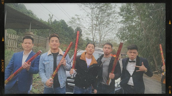 Vài năm gần đây, anh tham gia Táo Quân, đóng cặp với Minh Tít. Ngoài ra, anh cũng đóng phim truyền hình, được nhận xét có nét hài duyên.