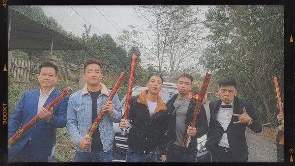 Vài năm gần đây, anh tham gia Táo Quân, đóng cặp với Minh Tít. Ngoài ra, anh cũng đóng phim truyền hình, được nhận xét có nét hài duyên.