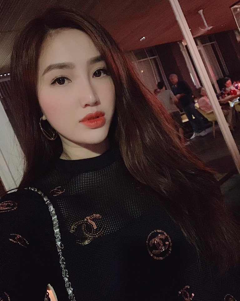 Sau 13 năm gia nhập showbiz, Bảo Thy đối mặt với tin đồn "ế show, hết thời". Tuy vậy, nữ ca sĩ phủ nhận cho rằng hiện tại cô chạy show có chọn lọc hơn nhưng cát-sê cao gấp 3 lần thời trước.