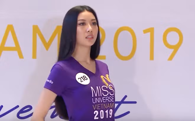 Thuy Van nga khi bit mat catwalk, lien tuc bi giam khao che-Hinh-2