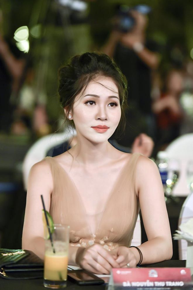 Ngoài dấu hiệu nhận diện khác biệt, Thu Trang còn sở hữu lợi thế nụ cười tươi tắn, chiều cao 1m71 cùng số đo 3 vòng lần lượt là 89-61-93 cm.