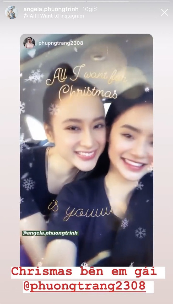 Ngoài ra, cô còn chia ảnh chụp vui vẻ bên cạnh em gái Phương Trang.