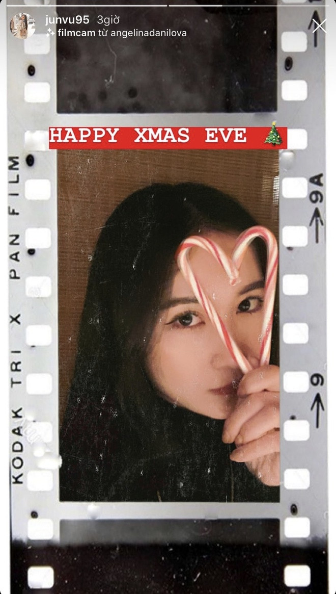 Cô đăng một số ảnh tự sướng lên trang cá nhân.