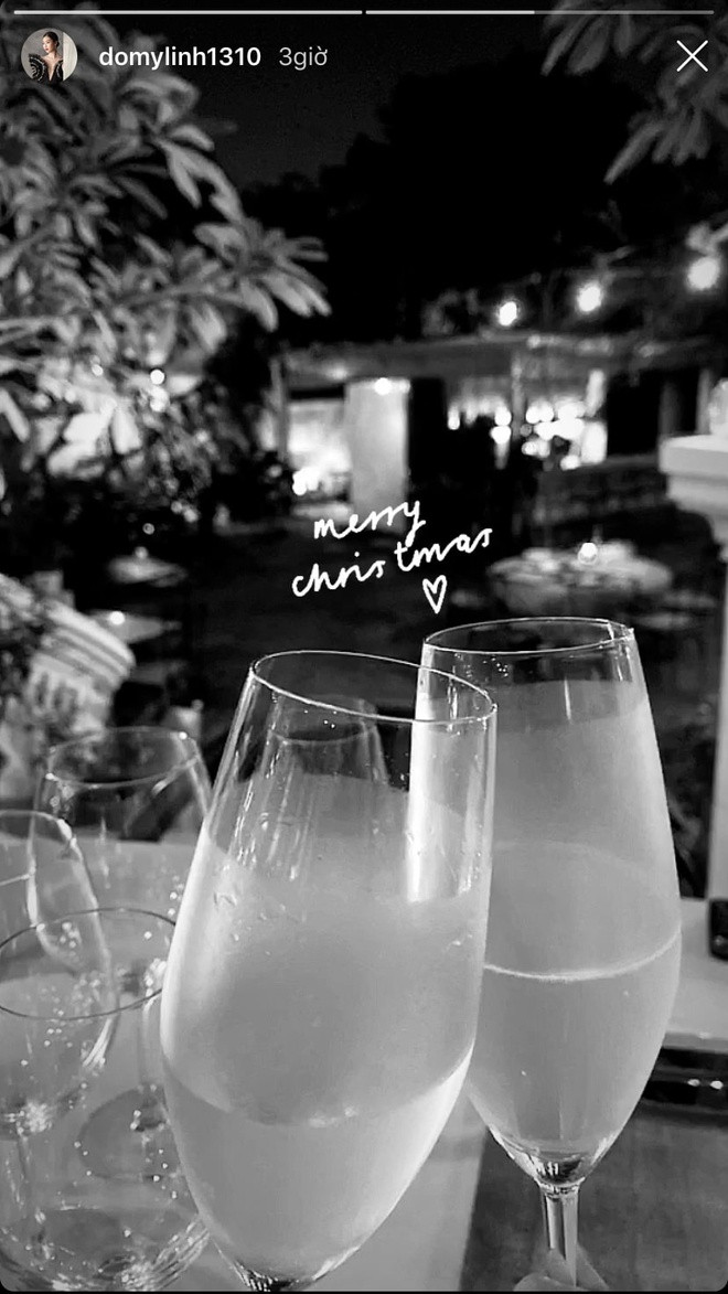 Hoa hậu Việt Nam 2016 Đỗ Mỹ Linh chia sẻ hình ảnh gặp gỡ, ăn tối cùng bạn. Trong khi đó, Jun Vũ đón Giáng sinh một mình.