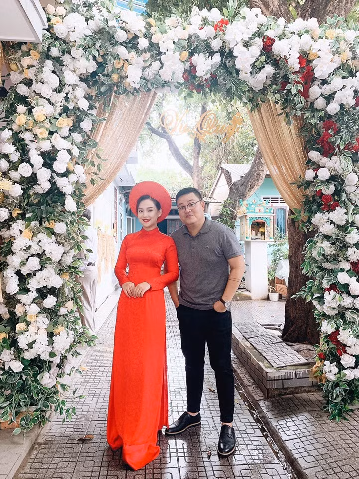 Vo cu co nguoi mau Duy Nhan xinh dep trong ngay cuoi sau 4 nam chiu tang chong