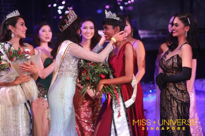 Ngắm nhan sắc gây tranh cãi dữ dội của tân Hoa hậu Hoàn vũ Singapore Ngam nhan sac gay tranh cai du doi cua tan Hoa hau Hoan vu Singapore