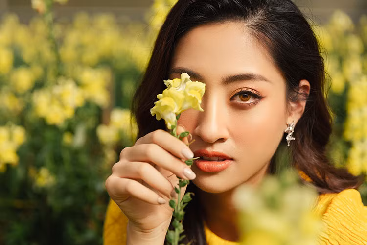 Hình ảnh xinh đẹp của Lương Thùy Linh tại Festival Hoa Đà Lạt 2019.