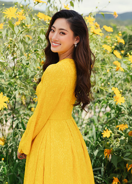 Sau khi đăng quang cuộc thi Hoa hậu Thế giới Việt Nam 2019, Lương Thùy Linh đại diện Việt Nam tham gia đấu trường Miss World. Tại cuộc thi này Thùy Linh lọt Top 12 chung cuộc.